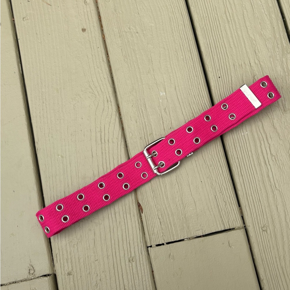NWOT MUDD Pink Canvas 1.5”W Double Silver  Grommet Belt & Silver Buckle, Size: M